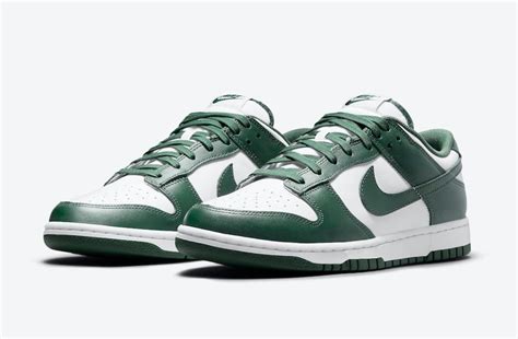 nike dunk low varsity green